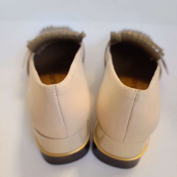 Tory Burch | Multi Logo Kiltie Loafer Pumps in Brie/Sunflower Seed Size 7.5 - Picture 8 of 13